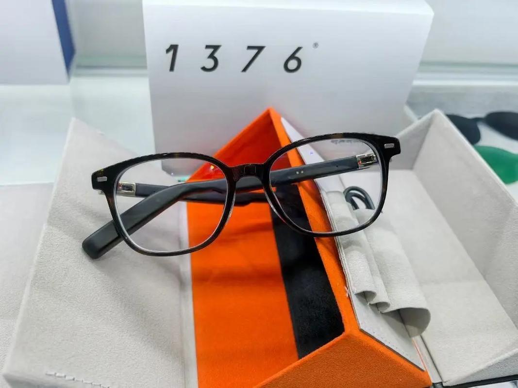 遇见未来 1376新款AI智能眼镜到货，何医生定配开启智能视界